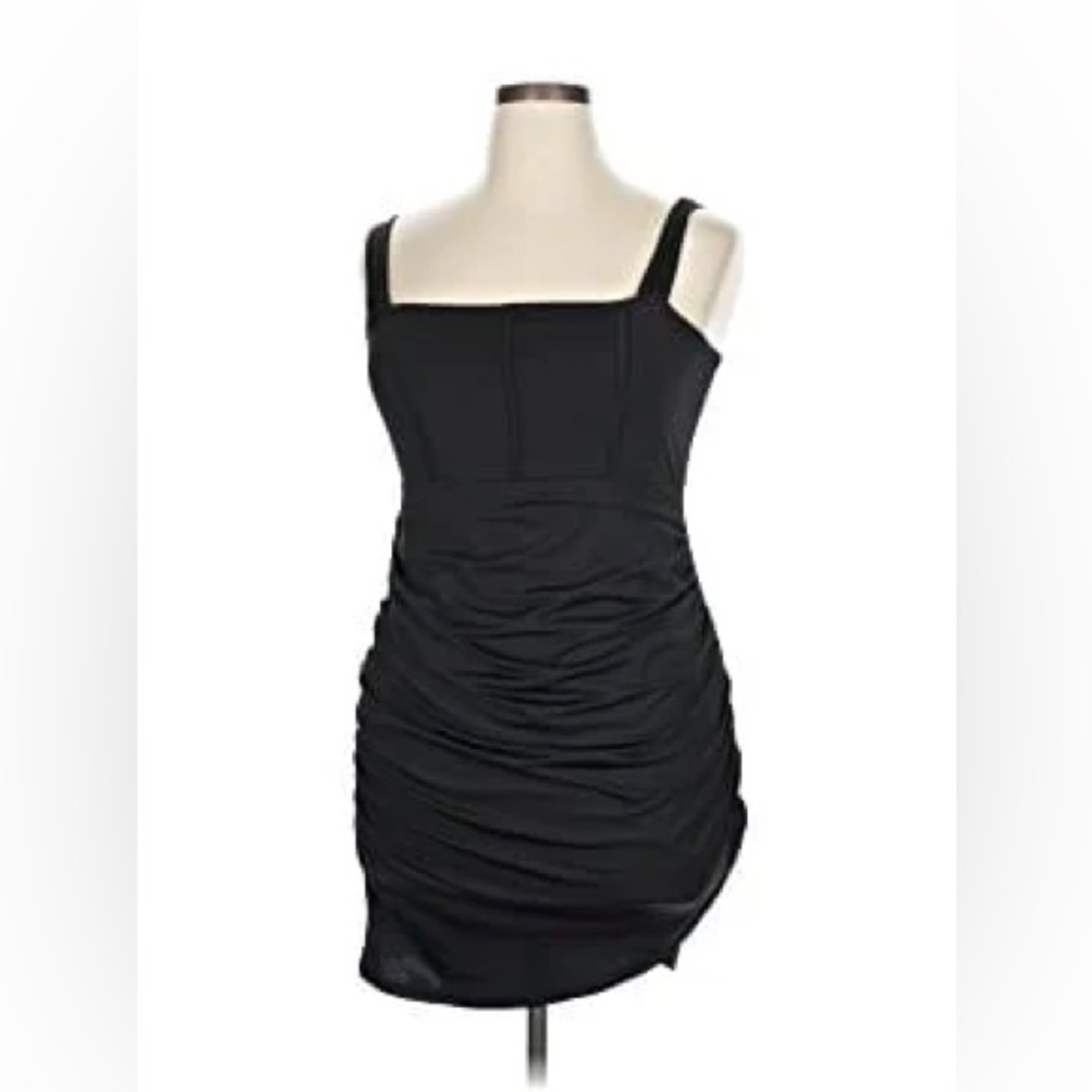 NWT Chic Black Slouchy ruched Dress
